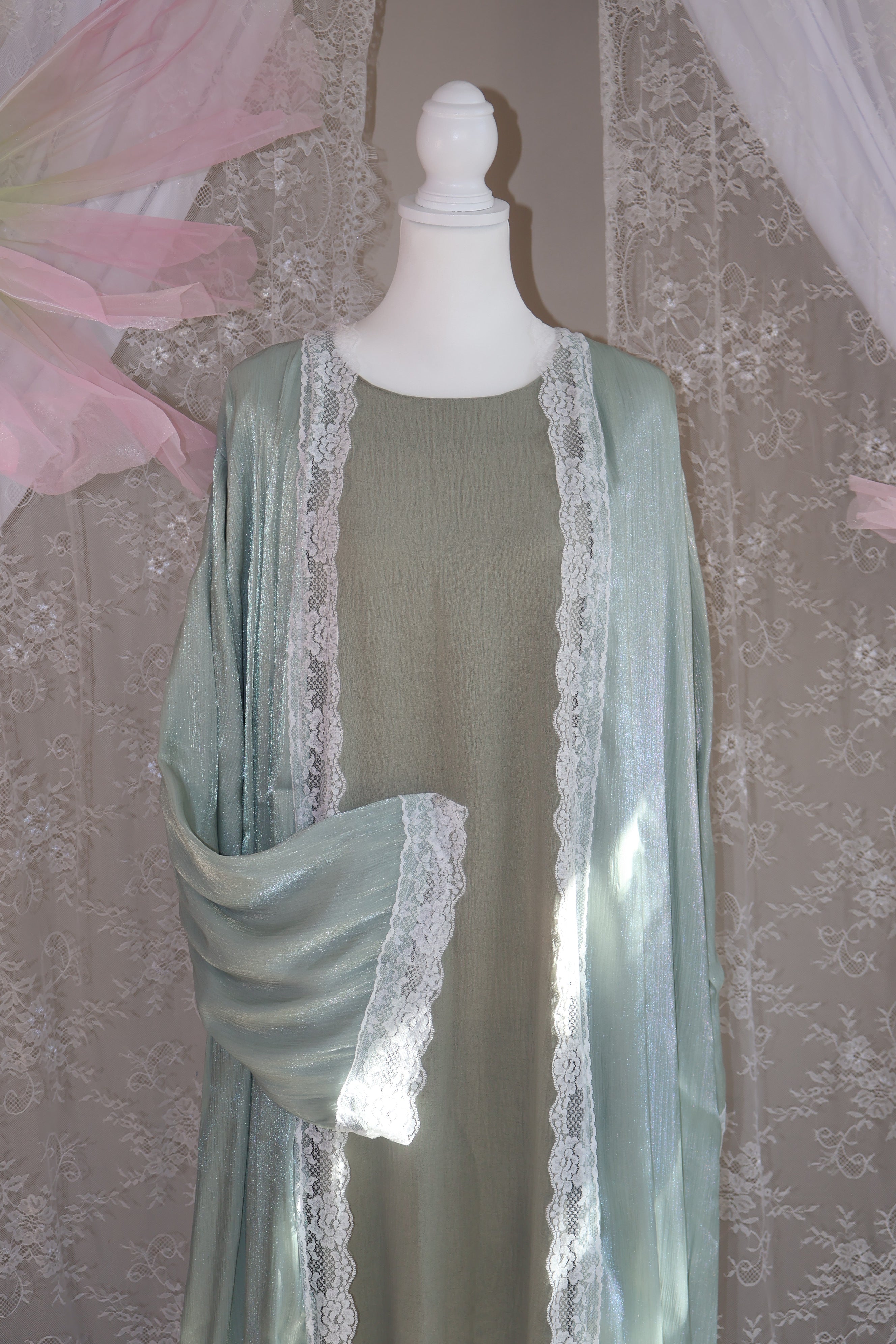 The Dentelle Abaya- sage