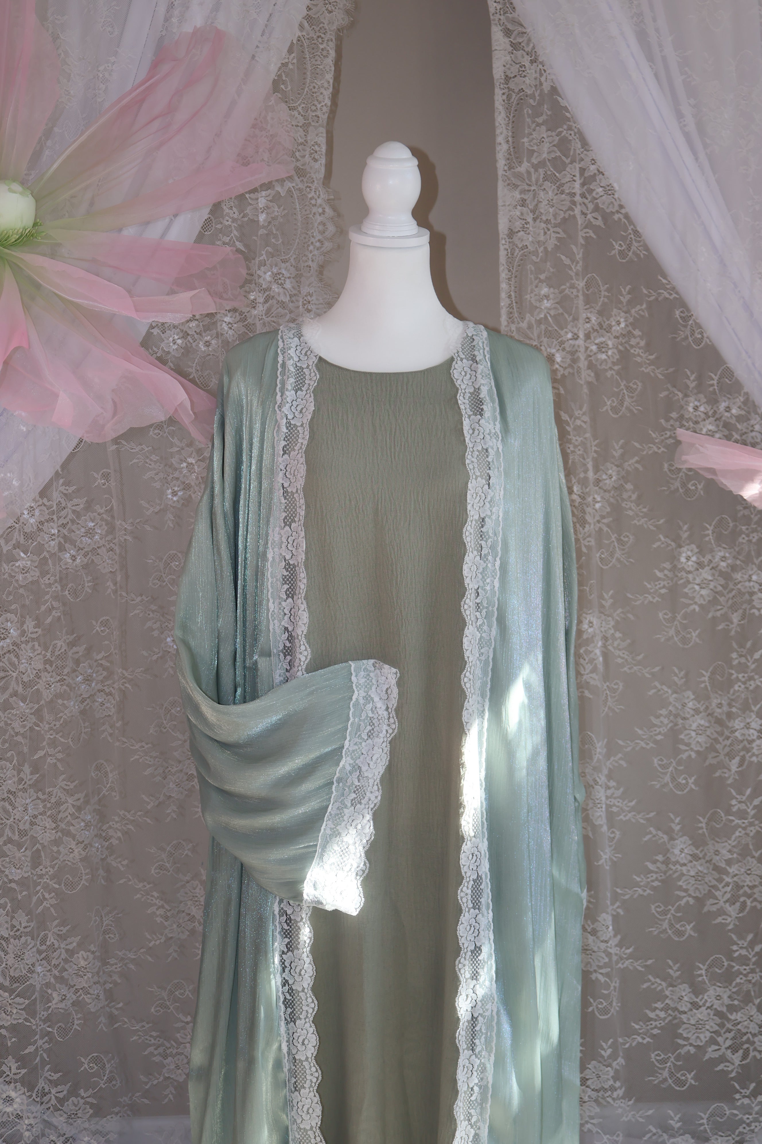 The Dentelle Abaya- sage