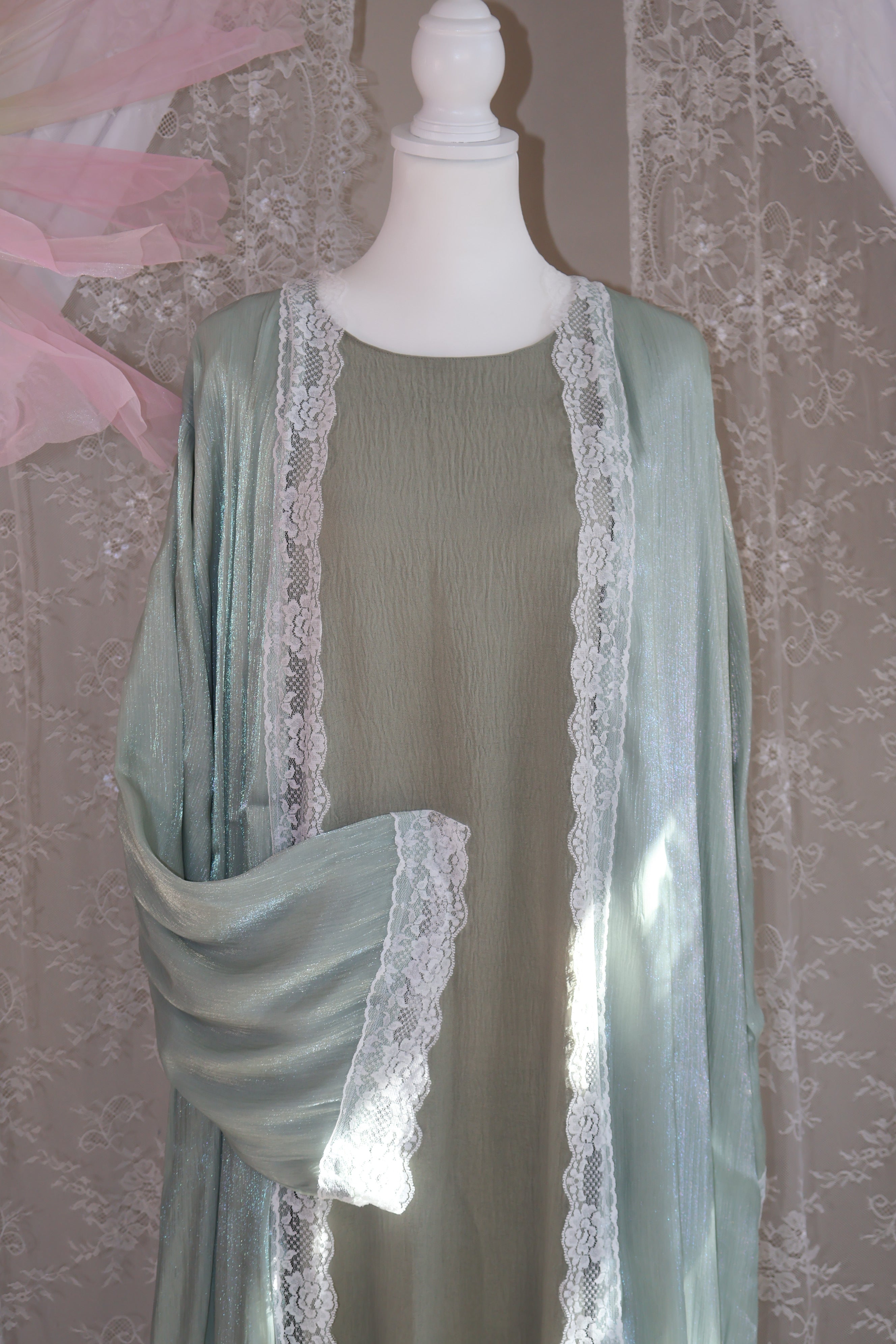 The Dentelle Abaya- sage