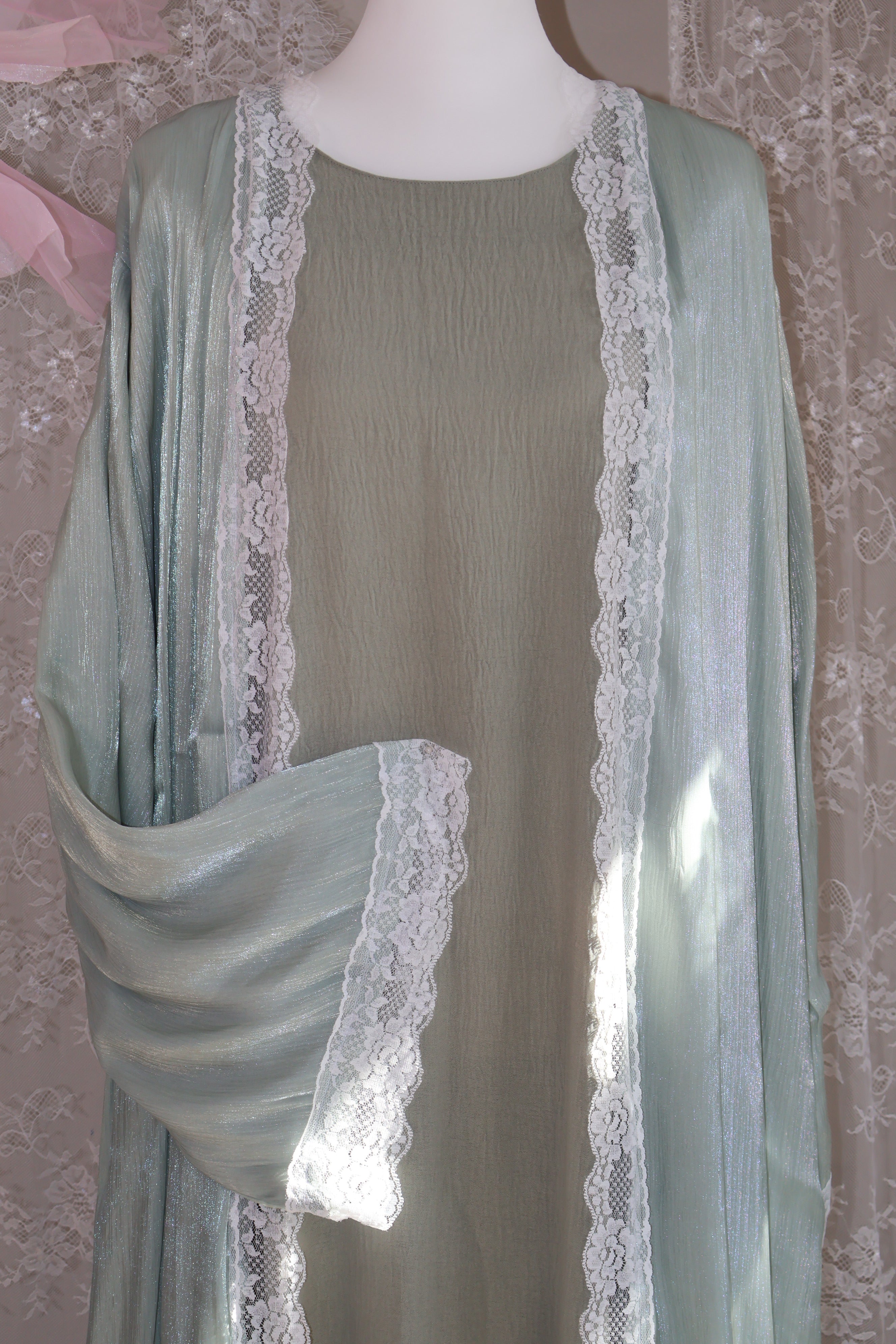 The Dentelle Abaya- sage