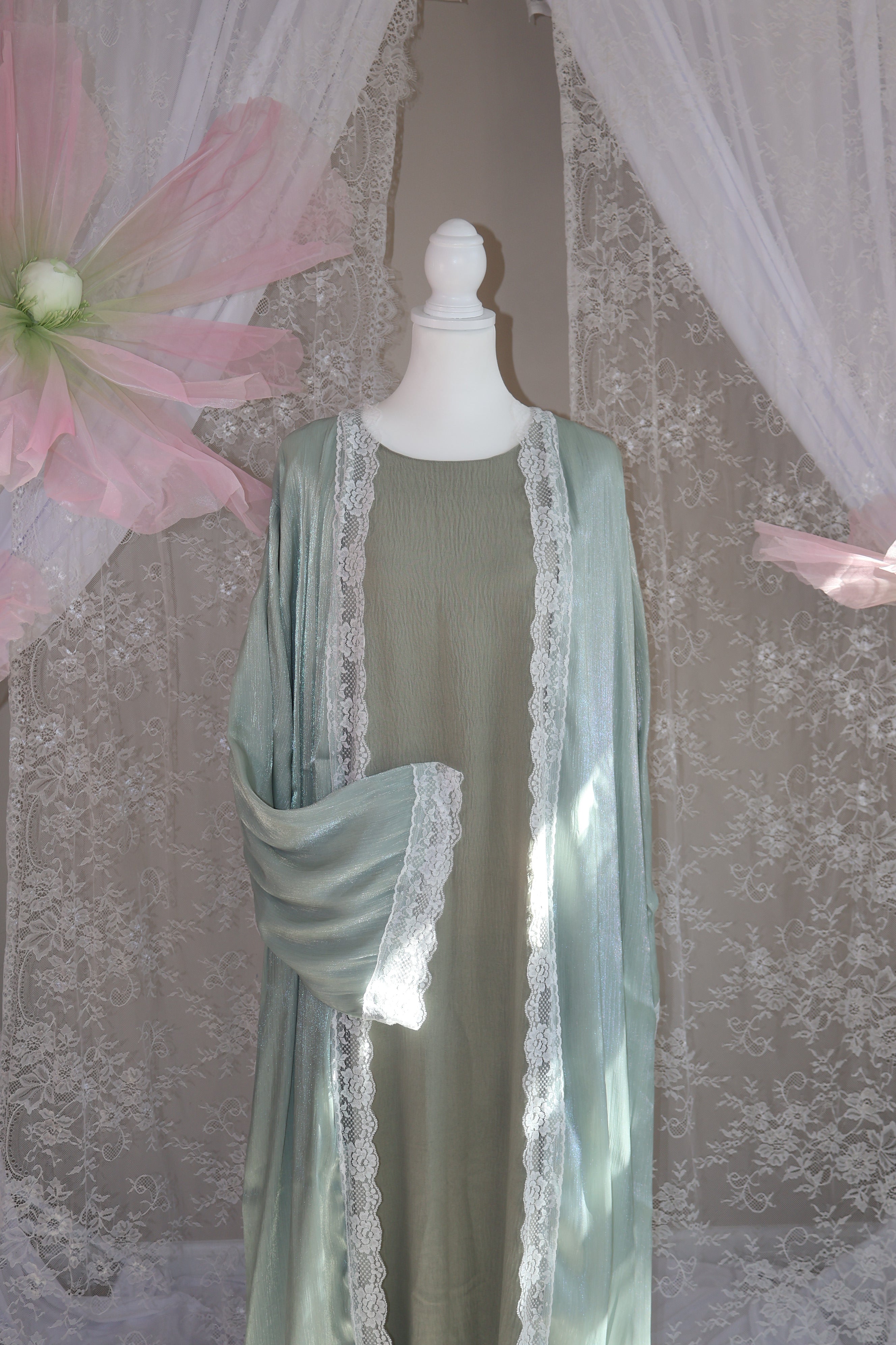 The Dentelle Abaya- sage